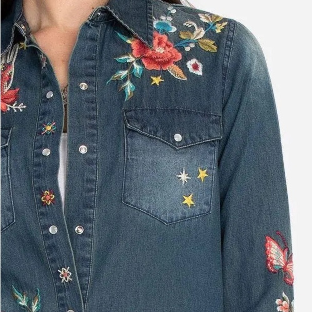 Johnny Was Cara Frayed Westward Denim Shirt NWT RARE - Picture 9 of 15
